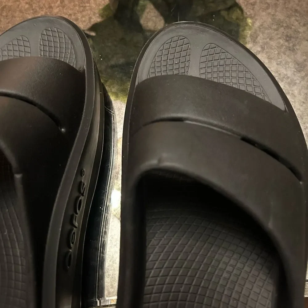 OOFOS Gender Inclusive OOahh Slide Sandal